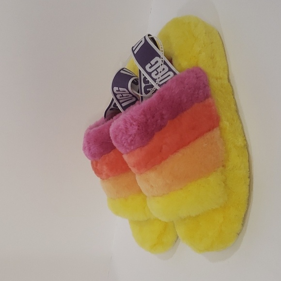 2095- UGG SLIP-ON WOMEN'S PLATFORM PRIDE RAINBOW FLUFF SHEEPSKIN SLIPPERS Sz 8 - Picture 2 of 7